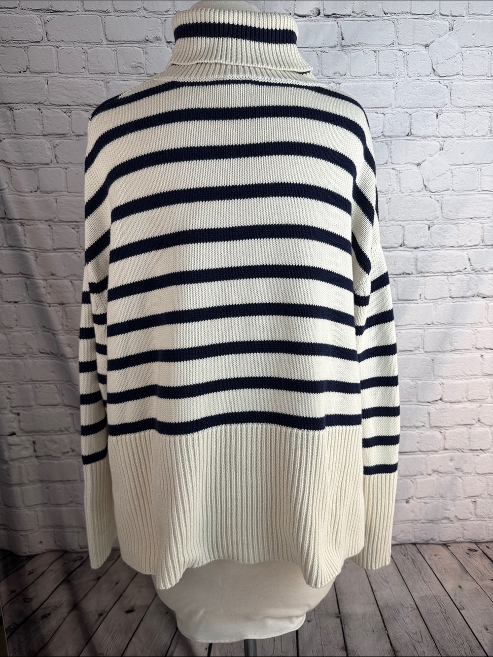GAP Striped Cotton Turtleneck Sweater Split Hem Ivory Navy Size M - Picture 7 of 11